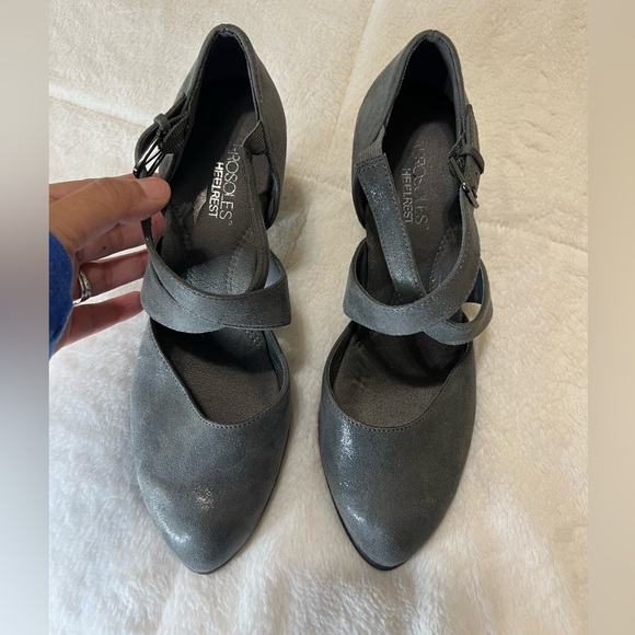 Aerosoles postage Gray Suede Cross Strap Comfort Pumps Closed Toe Heels size 8 - Picture 3 of 11